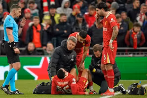 Thua PSG, Liverpool 'thiệt đơn, thiệt kép' 