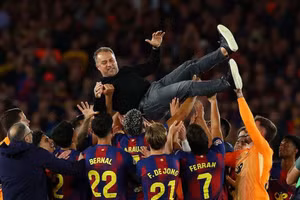 Đánh bại Real Madrid, Barcelona lên ngôi vô địch La Liga