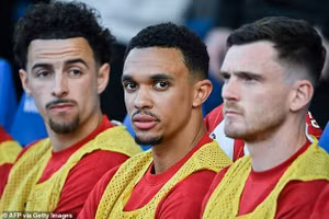 Tân vương Liverpool thua sốc Brighton ở vòng áp chót Ngoại hạng Anh 