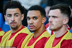 Tân vương Liverpool thua sốc Brighton ở vòng áp chót Ngoại hạng Anh