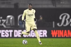 Xa sân cỏ hơn 2 năm, Pogba tái xuất trong thảm bại