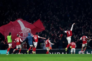 Đánh bại Chelsea, Arsenal vào chung kết Cúp Liên đoàn Anh