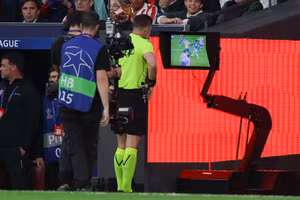 Mất oan phạt đển, Arsenal bị 'xử ép' ở bán kết Champions League?