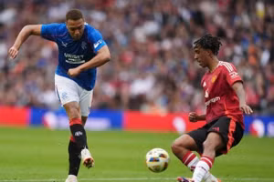 Tân binh toả sáng, cổ động viên Man Utd mơ về chức vô địch 