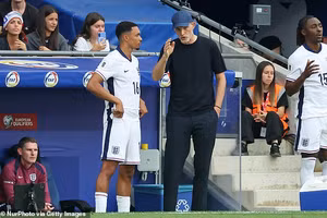 Trent Alexander-Arnold nhận “cú đúp” tin xấu