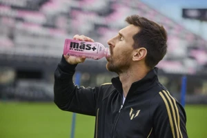 Messi 'làm giàu' bằng cách nào?