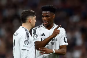 Real Madrid ra án phạt nghiêm khắc bộ đôi ngôi sao đánh nhau trên sân tập