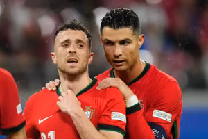 Tiền vệ trụ cột Liverpool tử nạn