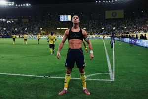 Ronaldo ghi siêu phẩm ngoài vòng cấm thứ 72 trong sự nghiệp