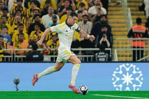 Ronaldo cán mốc 946 bàn, giúp Al Nassr hạ đương kim vô địch Saudi League