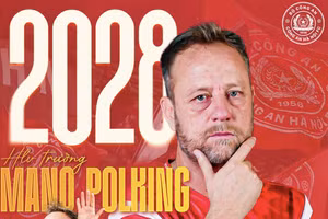 CLB Công an Hà Nội giữ chân HLV Brazil 