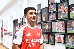 Arsenal chiêu mộ thành công ‘thần đồng cờ vua’