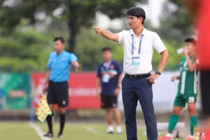 Tình thế 'gay cấn' của HLV Trường Tươi Bình Phước ở trận play-off V-League