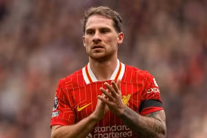 Liverpool cất trụ cột người Argentina hết mùa giải