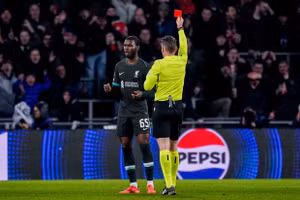 Cầu thủ Liverpool lập kỷ lục không mong muốn 