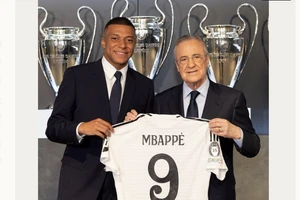 Mbappe ra mắt Real Madrid, được trao áo số 9 