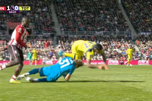 Chính thức rơi vào nhóm xuống hạng, Tottenham ‘thiệt đơn thiệt kép’ 