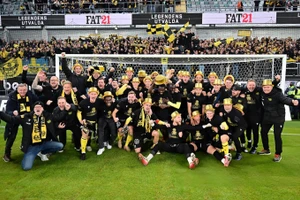 Đội bóng làng chài 800 người viết nên kỳ tích, giành quyền dự Champions League