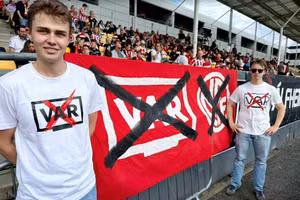 Quốc gia đầu tiên ở châu Âu bỏ phiếu ‘khai tử’ công nghệ VAR