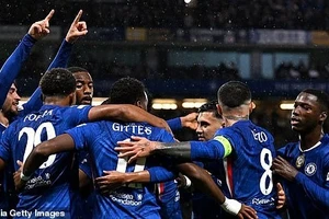 Thắng đậm Ajax, 3 cầu thủ Chelsea đi vào lịch sử Champions League