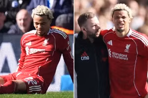 Liverpool gục ngã ở Ngoại hạng Anh, nguy cơ hụt vé Champions League