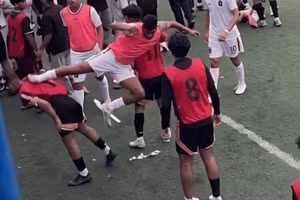 Sao trẻ Indonesia thừa nhận dại dột khi tung ‘kungfu’ trực diện vào đối thủ