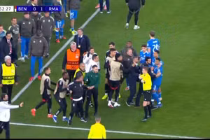 Hỗn loạn trận Benfica thua Real Madrid