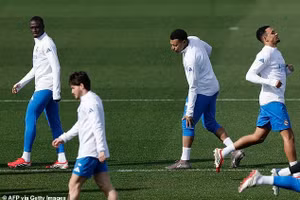 Tiết lộ sốc về sức khỏe của Mbappe 