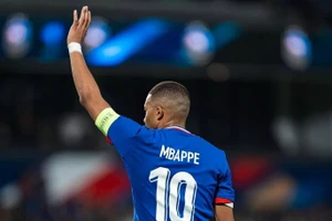 HLV Deschamps gạch tên Mbappe khỏi danh sách tuyển Pháp