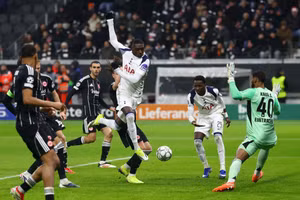 Tiền đạo vừa ‘thoát chết’ giúp Tottenham thẳng tiến ở Champions League