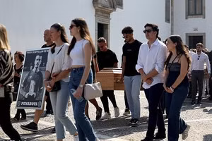 Liverpool có quyết định đặc biệt với gia đình tiền vệ xấu số Diogo Jota