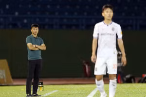 Thua Hà Nội FC, HLV Becamex Bình Dương từ chức