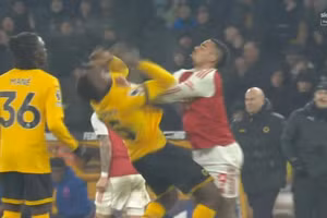 Hỗn loạn sau trận Wolves buộc Arsenal ‘cưa điểm’