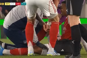 Arsenal thua sốc Southampton, tan vỡ ‘giấc mộng ăn ba’