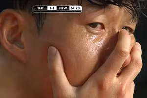Son Heung-Min bật khóc sau trận đấu cuối cùng cho Tottenham 
