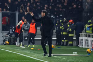 Đội nhà thua trận, HLV AC Milan trút giận lên trọng tài