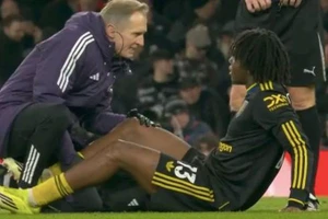 Thắng Arsenal, Man Utd nguy cơ trả giá đắt