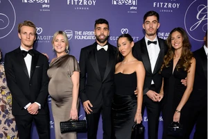 Dàn WAGs Arsenal quyến rũ đổ bộ Global Gift Gala 2024