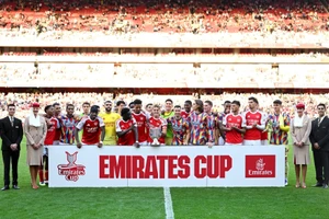 Tân binh Gyokeres ‘nổ súng’, Arsenal đoạt Emirates Cup