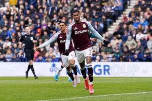 Rashford đưa Aston Villa vào bán kết Cup FA