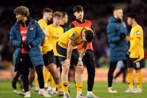 Xác định đội đầu tiên xuống hạng Ngoại hạng Anh 