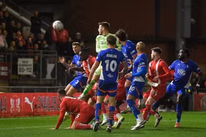 Video: Thủ thành ghi bàn phút 90+9 ở FA Cup