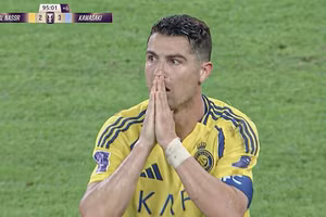 Ronaldo kém duyên, Al Nassr bị loại ở bán kết AFC Champions League