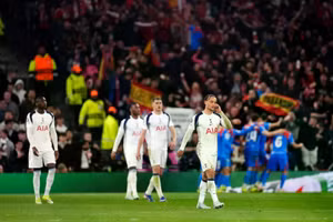 Tottenham cay đắng rời Champions League 