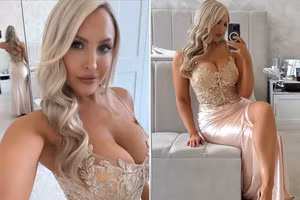 Nữ MC nóng bỏng 'đốt nóng' lễ trao giải của Leeds United