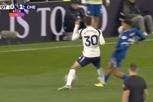 La ó dữ dội ở derby London giữa Chelsea và Tottenham 