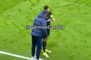 Hé lộ người ‘ra lệnh’ HLV Tottenham thay gấp thủ môn