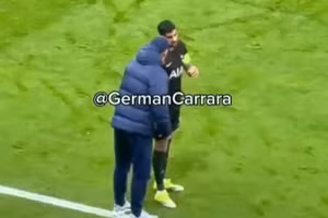 Hé lộ người ‘ra lệnh’ HLV Tottenham thay gấp thủ môn