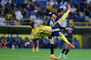 Video: Ronaldo ghi siêu phẩm ‘xe đạp chổng ngược’ gây bão mạng