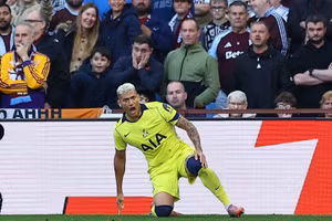 Liên tiếp đón tin vui, Tottenham tự quyết vé trụ hạng Ngoại hạng Anh